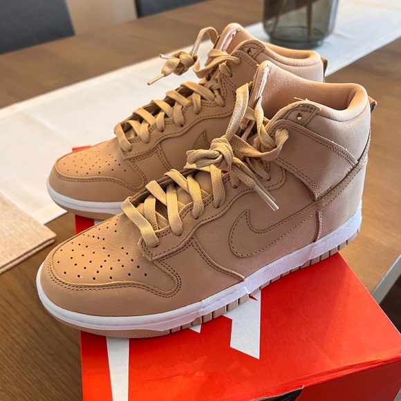 Nike Men’s High-Top Sneakers in Light Tan Vanchetta Tan - Picture 13 of 16